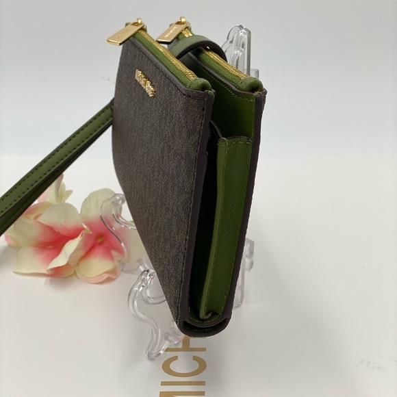 MICHAEL KORS LARGE DOUBLE ZIP WRISTLET EVERGREEN - Picture 4 of 16